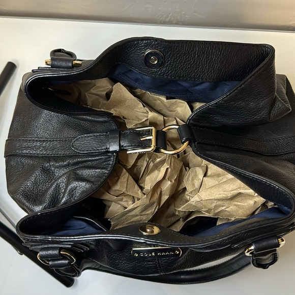 Cole Hann black soft pebbled leather tote bag - Picture 5 of 15